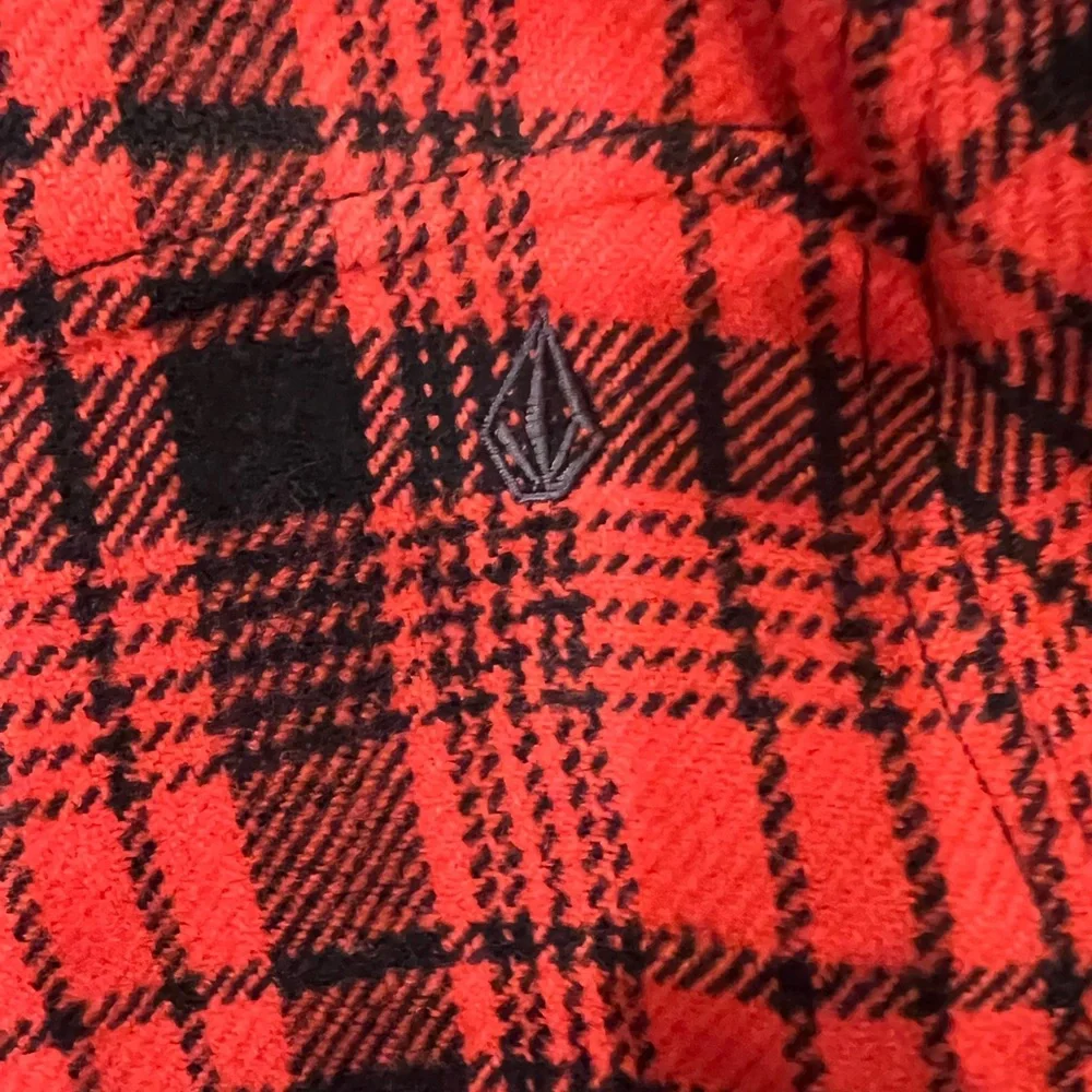 Volcom Red and Black Plaid Jacket with White Collar - Picture 9 of 16